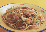 ポテトとソーセージのスパゲティ