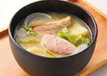 鮭と野菜の味噌汁